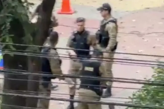 Homem é baleado após avançar contra PM com faca em BH