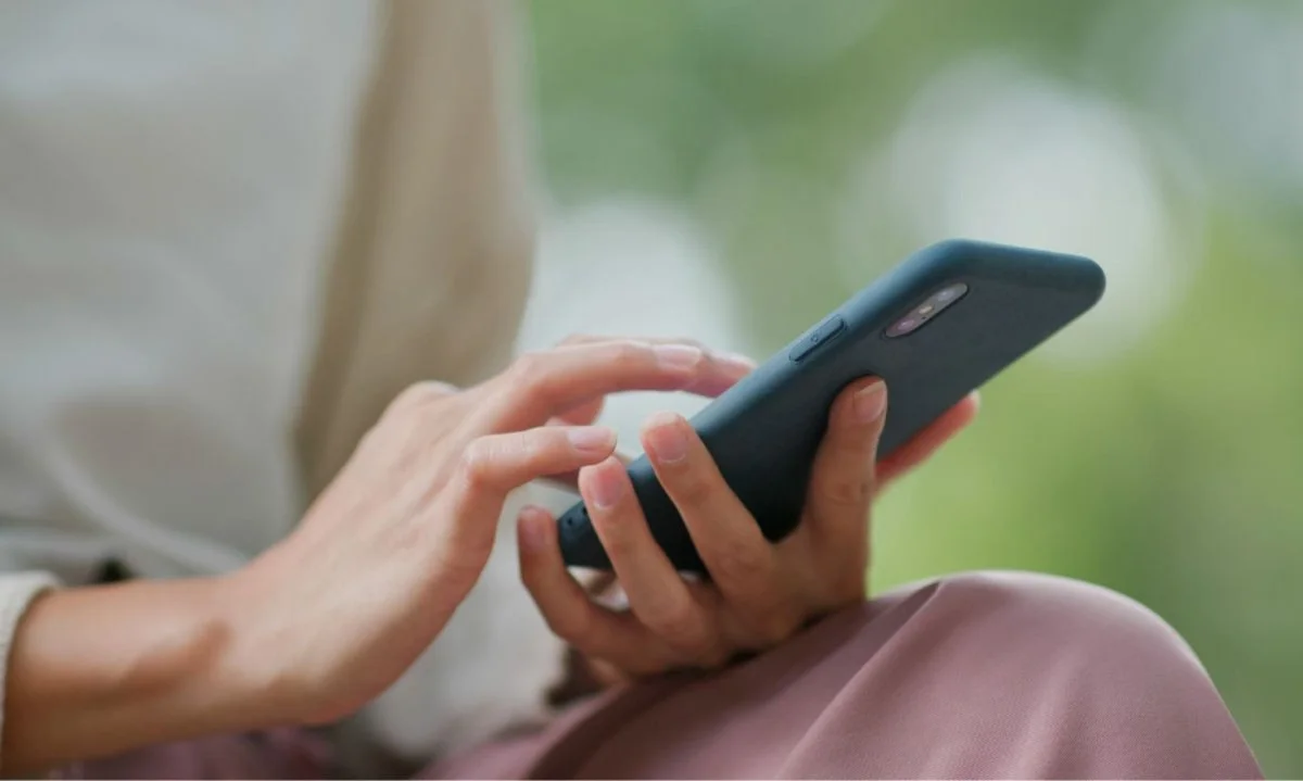 Grupos de WhatsApp podem aproximar ou afastar famílias e escolas