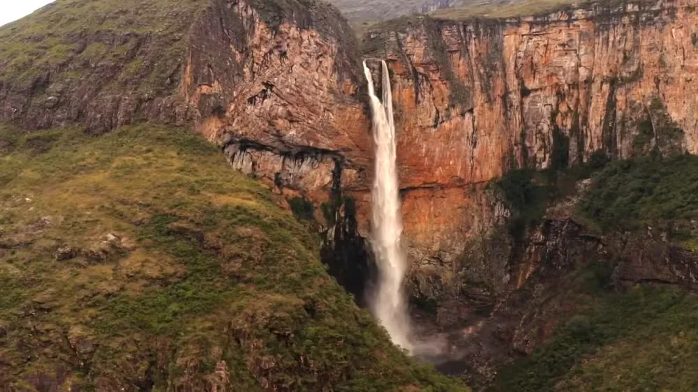 Justiça autoriza reabertura da Cachoeira do Tabuleiro em Minas