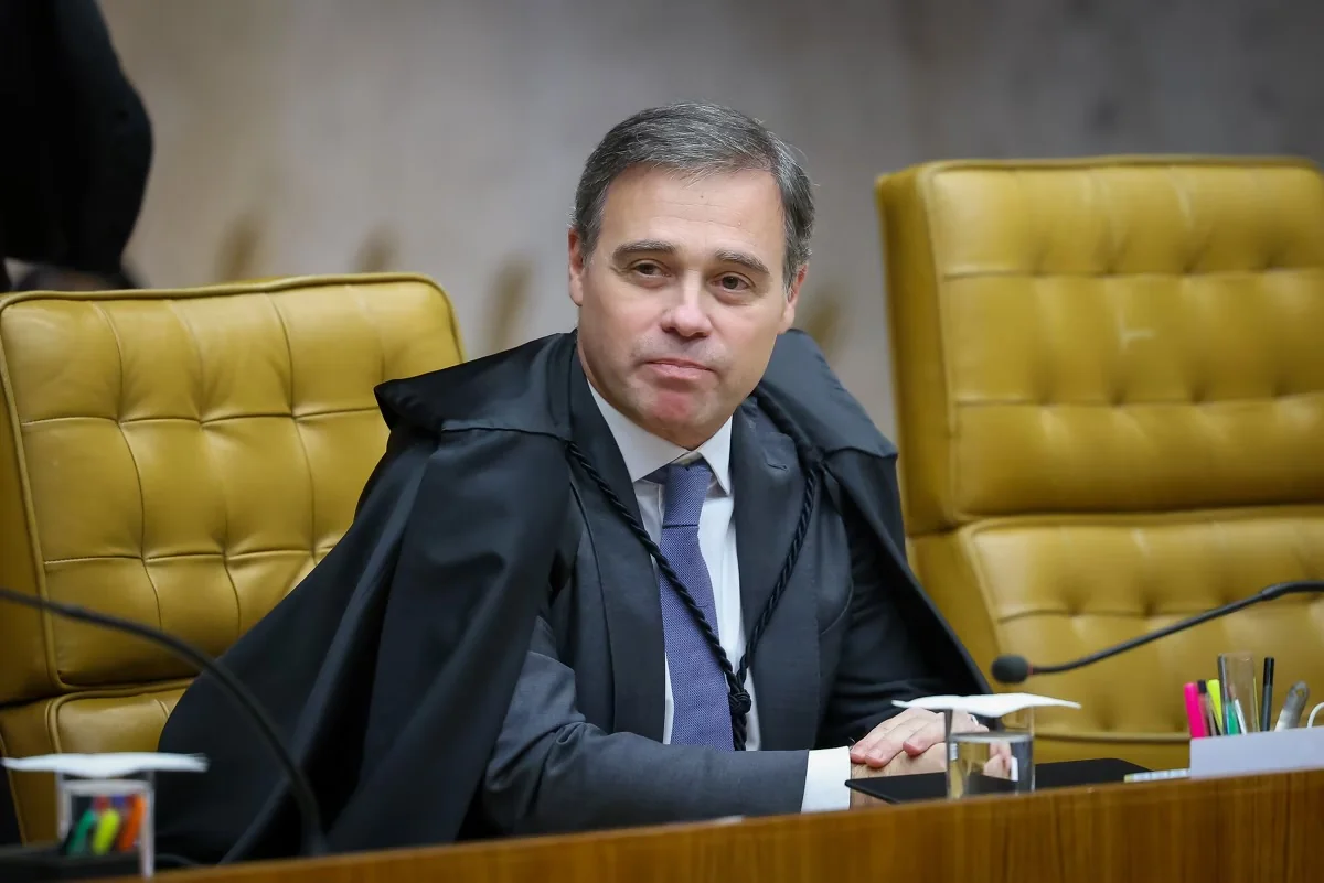 Gabinete de Mendonça ouve Vorcaro sem presença da PF