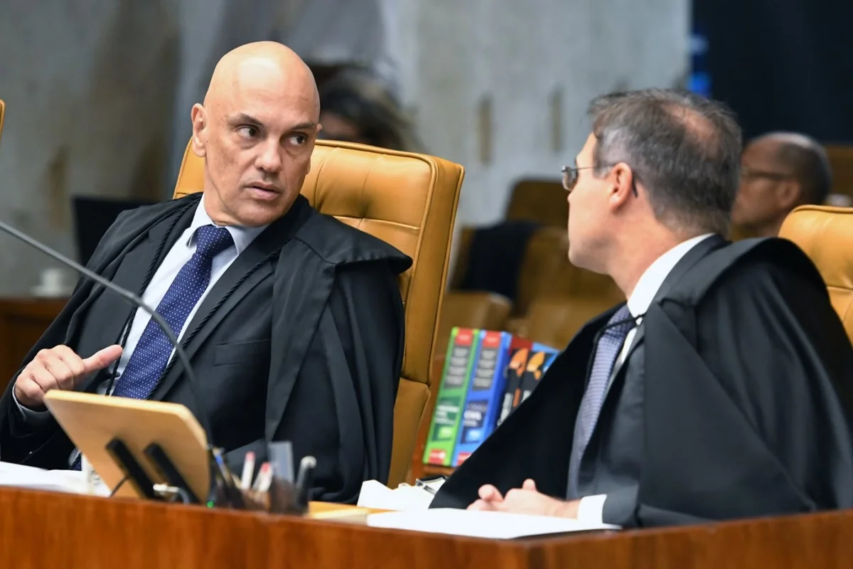 Moraes acusa Mendonça de possíveis crimes no Caso Master