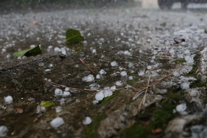 Feriado de 7 de setembro começa com alerta de tempestade e granizo para MG