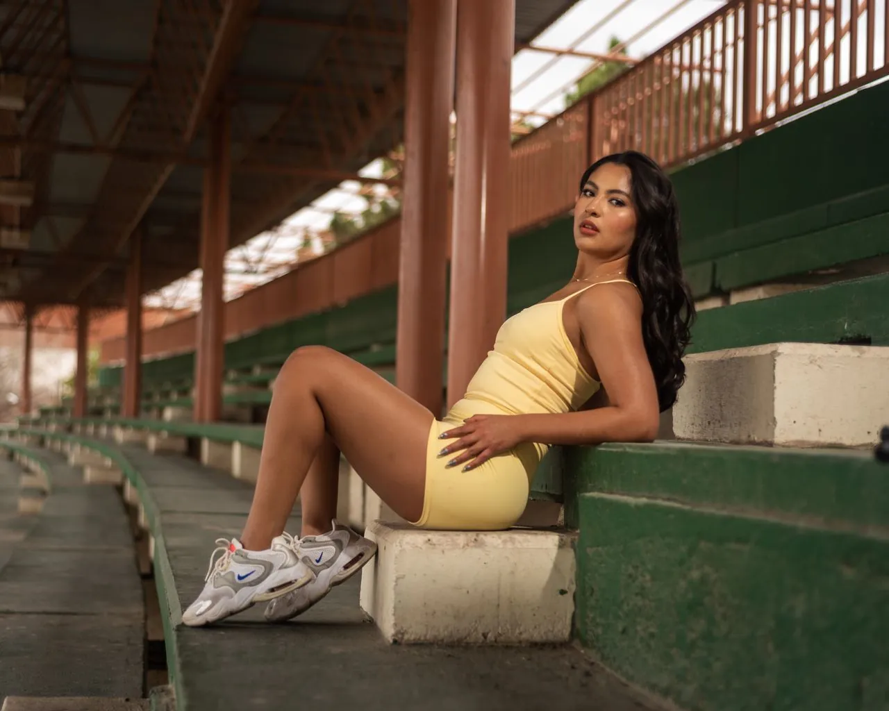 Dicas para montar looks esportivos femininos modernos