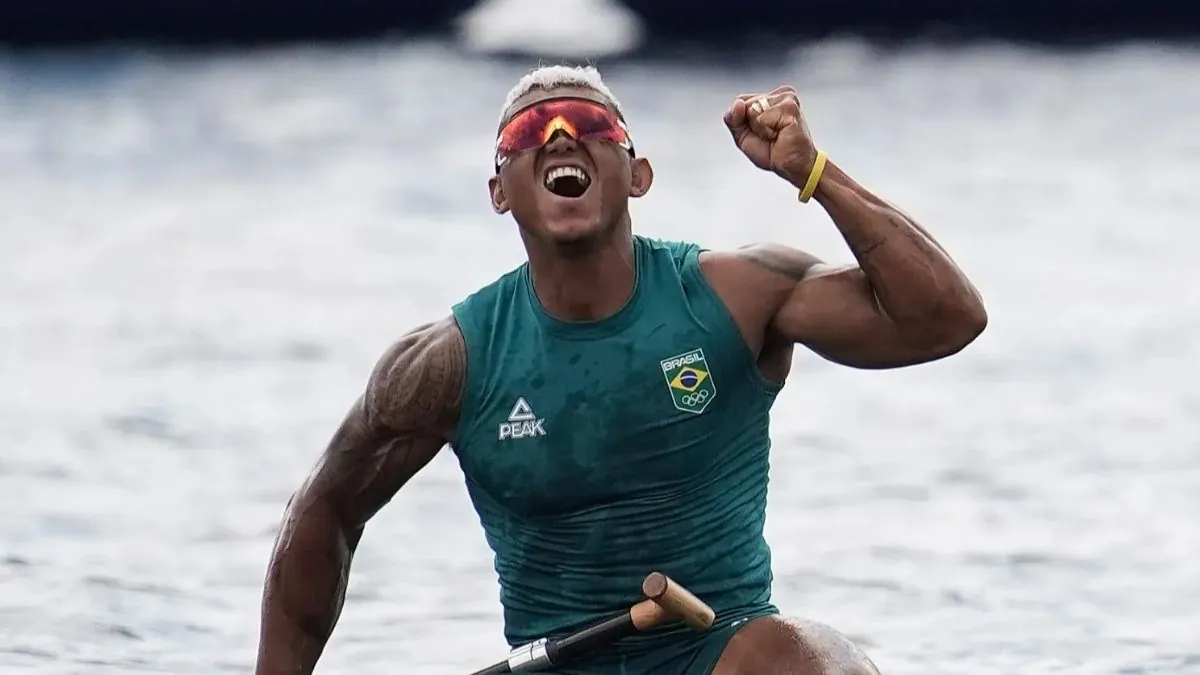 Isaquias Queiroz retoma título brasileiro da canoagem em Lagoa Santa