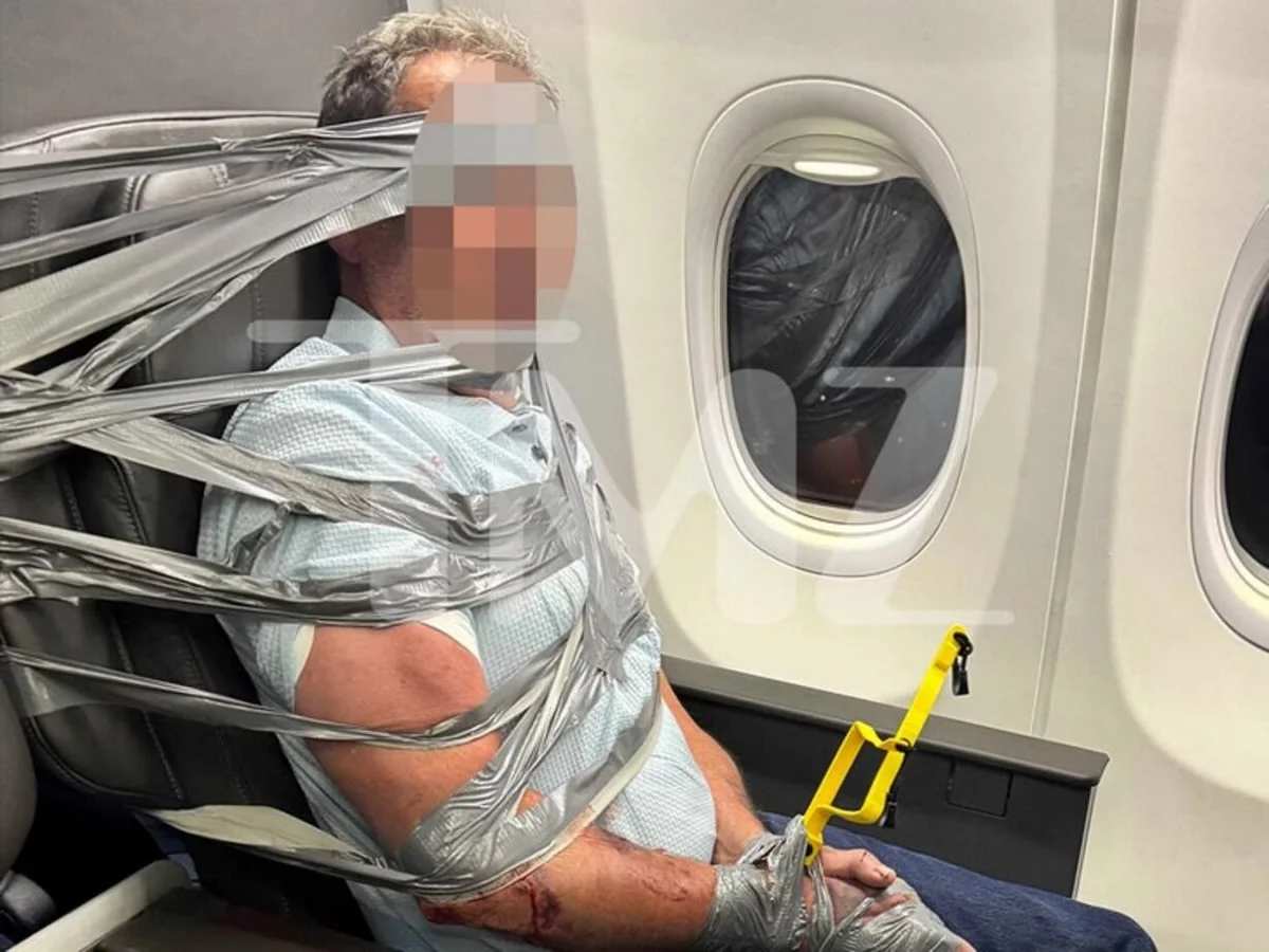 Passageiro é imobilizado com fita adesiva após confusão em avião