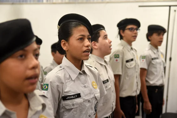 Câmara de BH aprova em primeiro turno modelo cívico-militar em escolas privadas