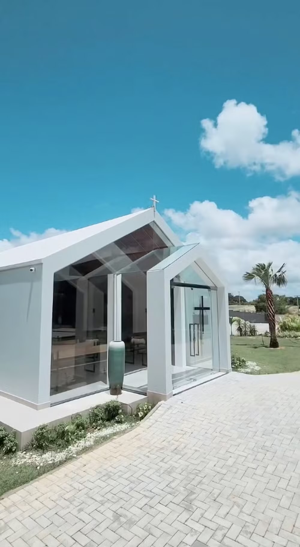 Hulk coloca mansão de luxo à venda em Lagoa Santa