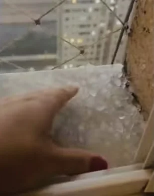 Temporal com granizo assusta moradores e provoca quedas de árvores na Grande BH