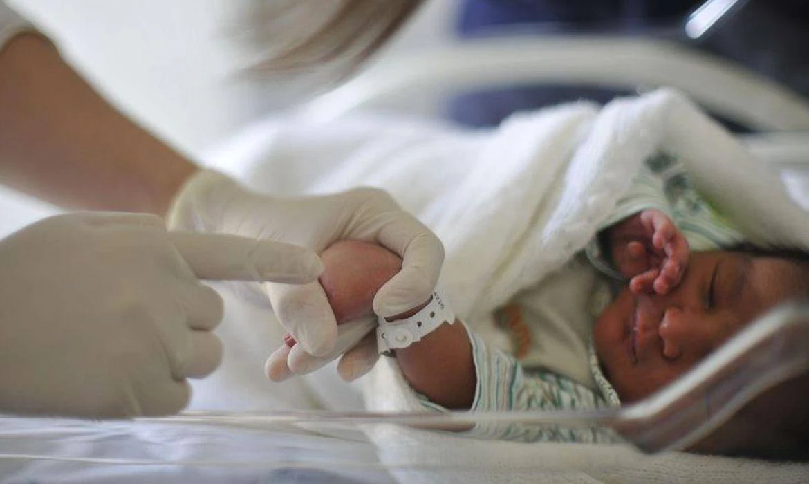 Hospital em MG é condenado após bebê prematuro perder a visão por falha no diagnóstico