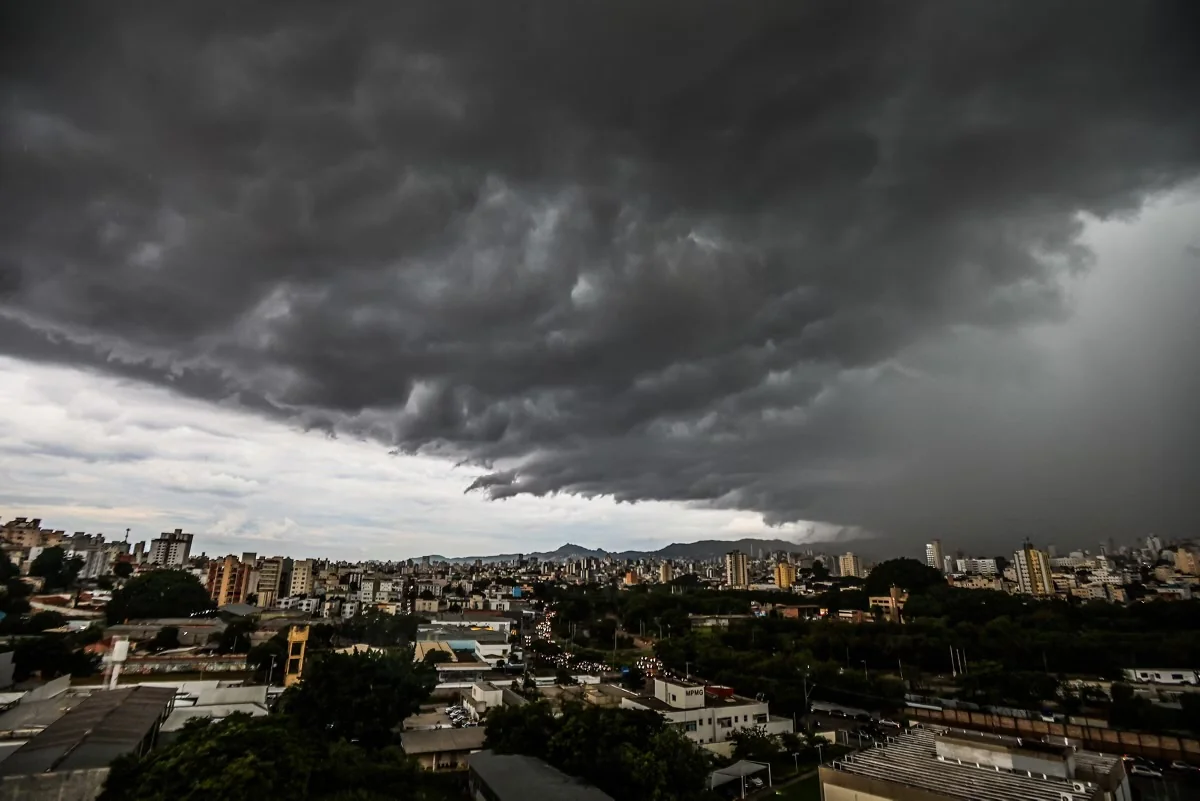 Ciclone extratropical deve levar tempestades a Minas Gerais a partir de domingo