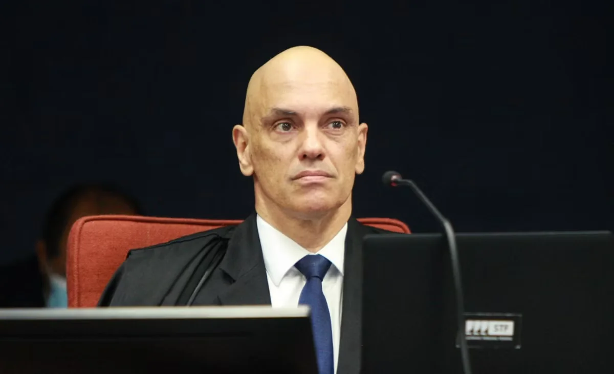 Moraes se declara impedido de relatar ação que pede registros de visitas da própria esposa ao Senado