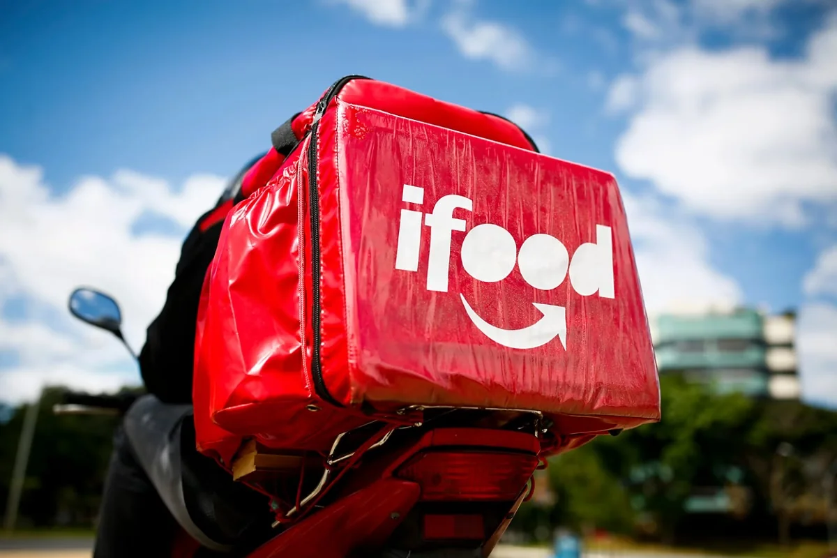 Pedir comida por aplicativo está associado a maior sedentarismo, aponta pesquisa da UFMG