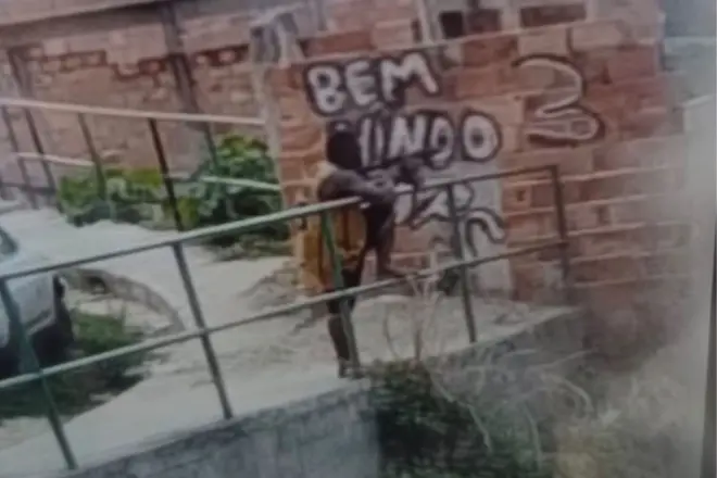 Homem morre baleado por policiais após ser visto com um fuzil em Ribeirão das Neves