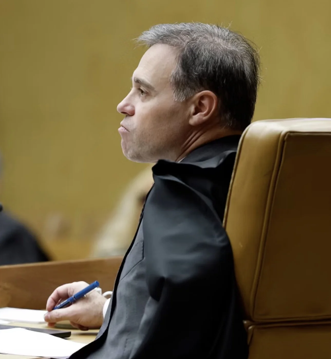 TSE manda remover posts que ligam Flávio Bolsonaro a Nossa Senhora Aparecida