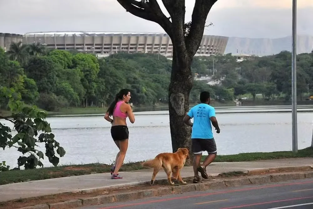 Pampulha fecha 3,4 km da orla aos sábados para lazer; veja desvios