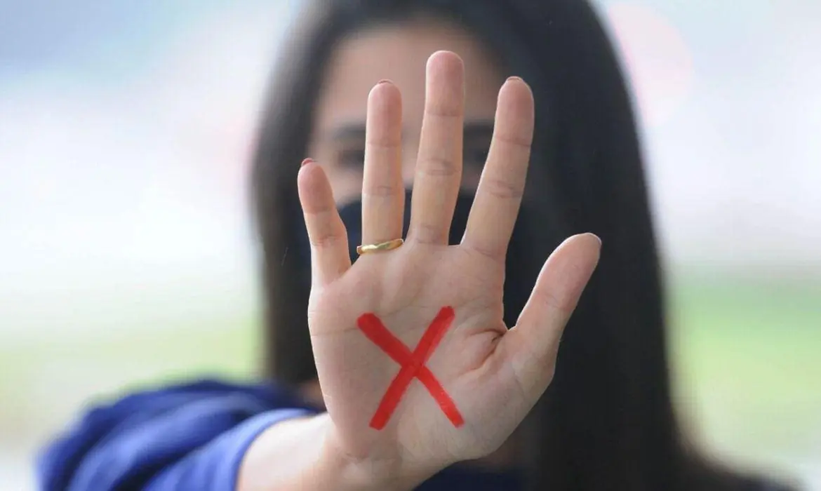 Pesquisa revela que 3 em cada 10 mulheres em MG só identificam a violência quando são questionadas