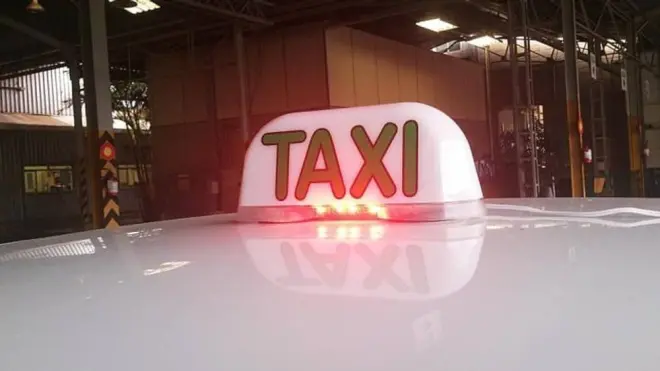 Taxista perde licença após cobrar R$ 30 mil por corrida de R$ 30 em SP