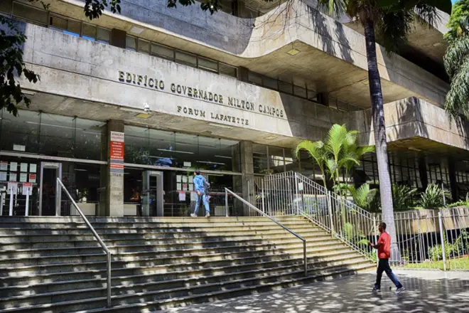 Mulher acusada de matar a própria mãe e filha vai a júri popular em BH