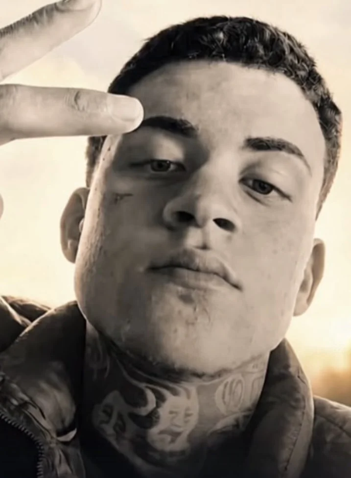 Amigos e familiares fazem homenagem a jovem de 19 anos morto em acidente em Pedro Leopoldo