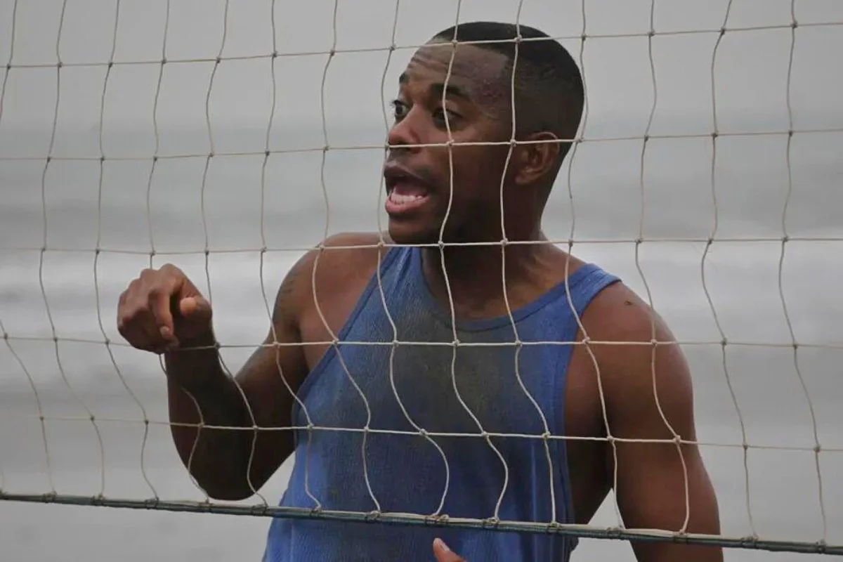 Robinho lê obras na prisão e reduz pena; leitura vira tema de debate entre especialistas