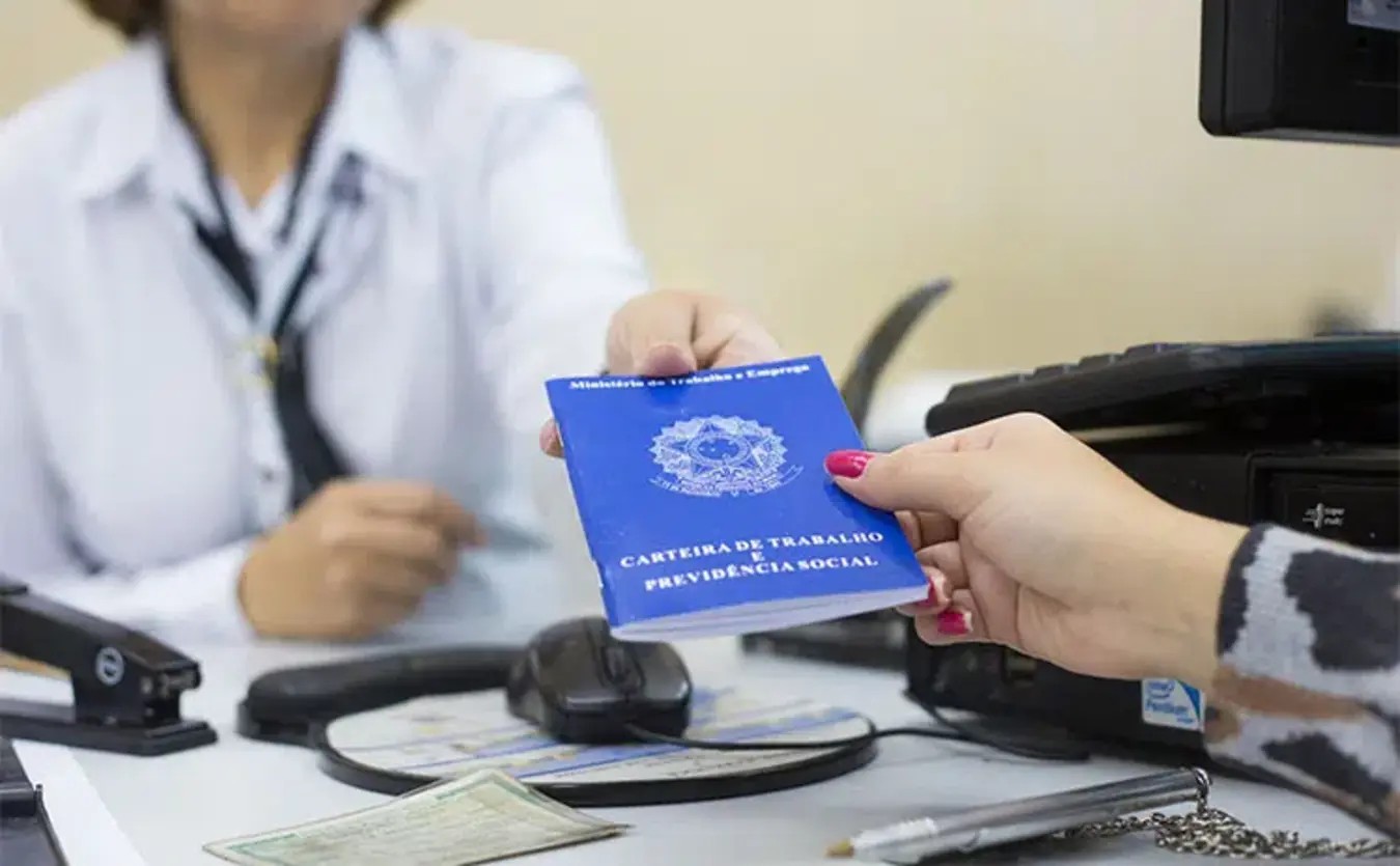 Feirão de Empregos oferece vagas em diversas áreas nesta quarta-feira em Belo Horizonte
