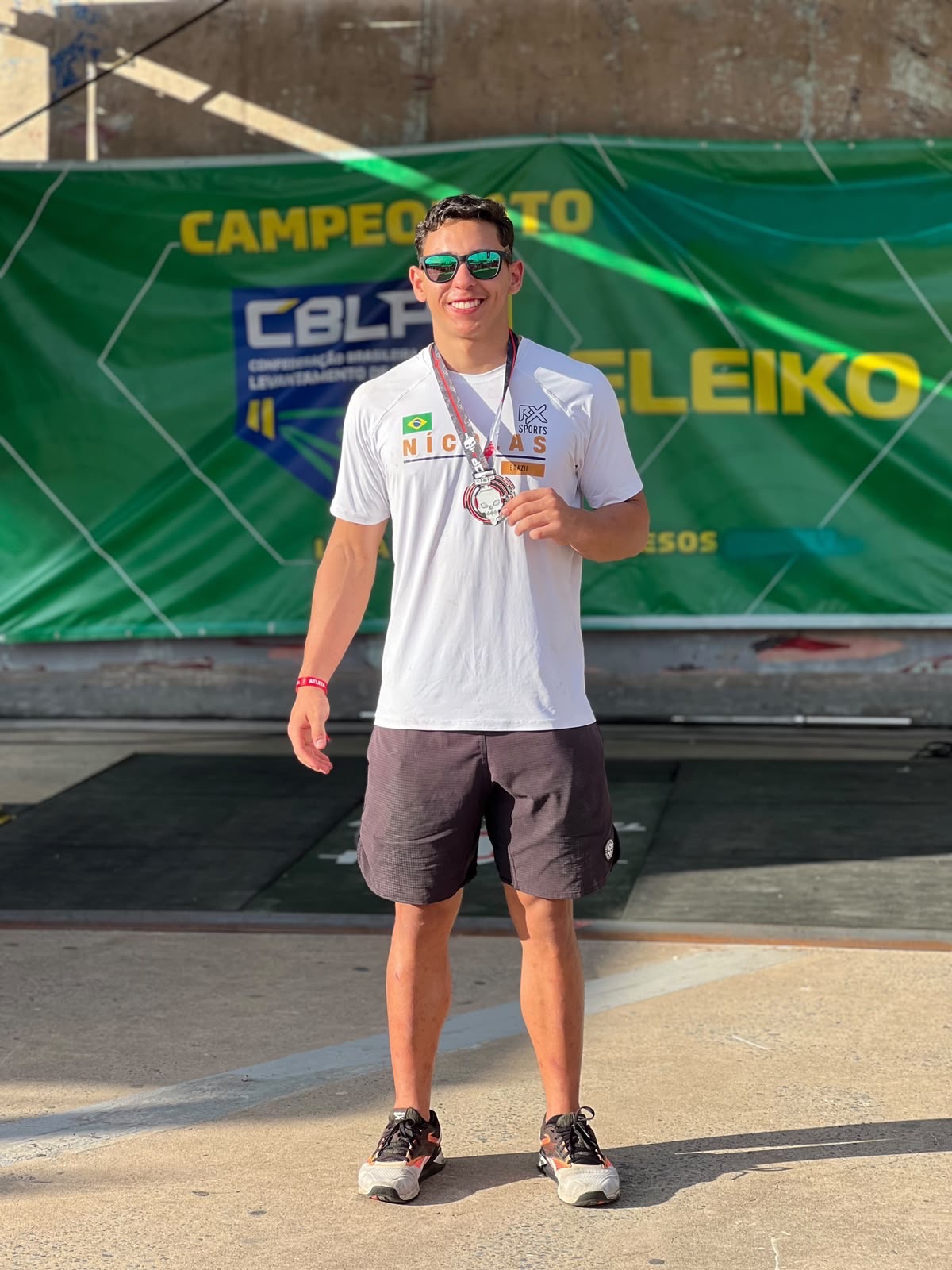 Jovem de Pedro Leopoldo conquista segundo lugar no BOP Games no levantamento de peso