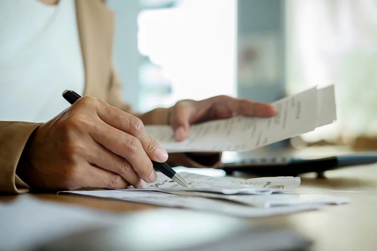 Projeto obriga bancos a divulgar taxa real de juros e destacar o custo total de empréstimos