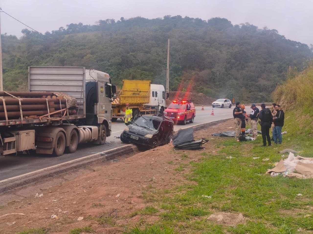 Duas pessoas morrem em grave acidente na BR-381