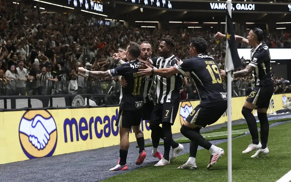 Atlético-MG vira sobre o Santos, vence nos pênaltis e se classifica para a semifinal da Sul-Americana