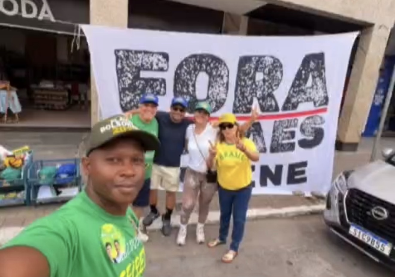 VÍDEO: Manifestação “Fora Lula” e “Fora Moraes” reúne apoiadores no Centro de Pedro Leopoldo