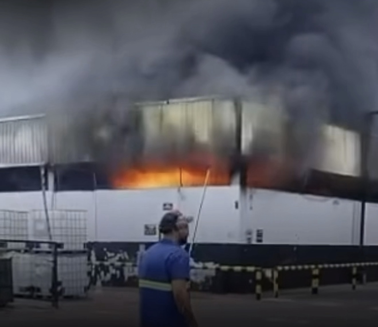 VÍDEO: Incêndio atinge unidade da Ambev às margens da MG-238, em Sete Lagoas