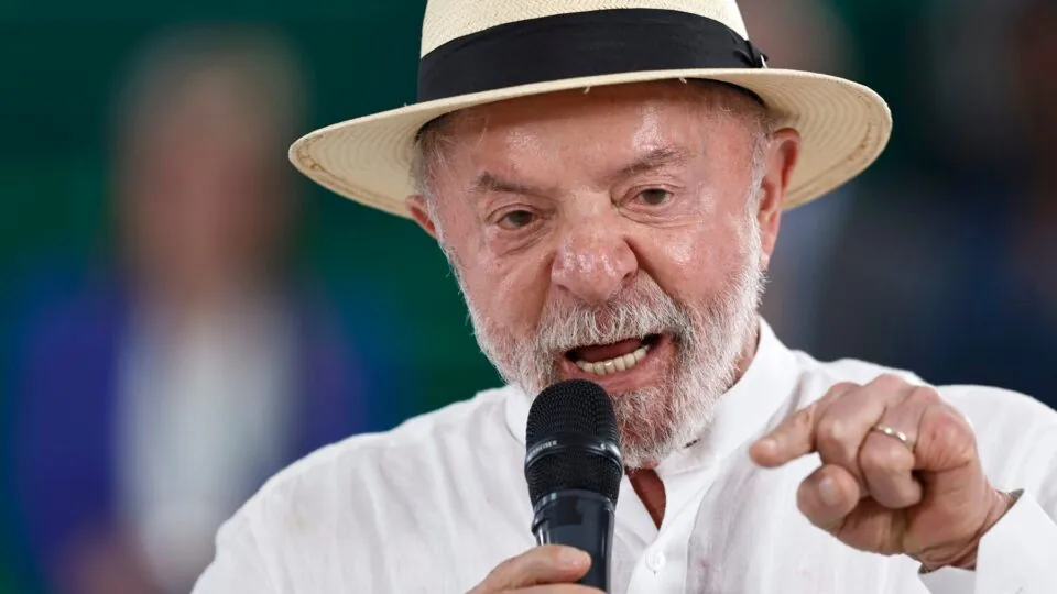 Quaest: desaprovação de Lula atinge patamar inédito; pesquisa aponta tentativa de reeleição