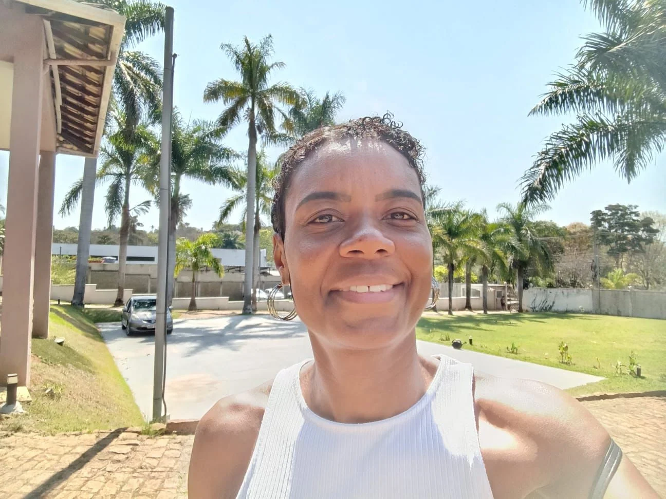 Candidata é desclassificada de concurso por uso de tratamento hormonal após câncer; Justiça é acionada