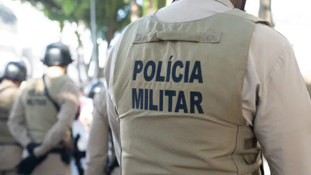 Menores são baleados por policial após simularem assalto para as redes