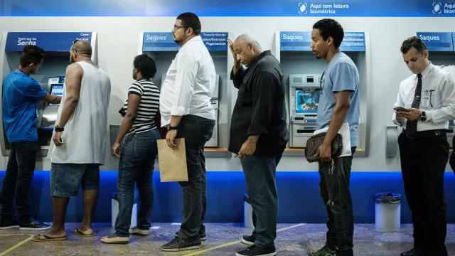 Caixa estuda resolver greve dos bancários por meio de negociação e fechar impasse