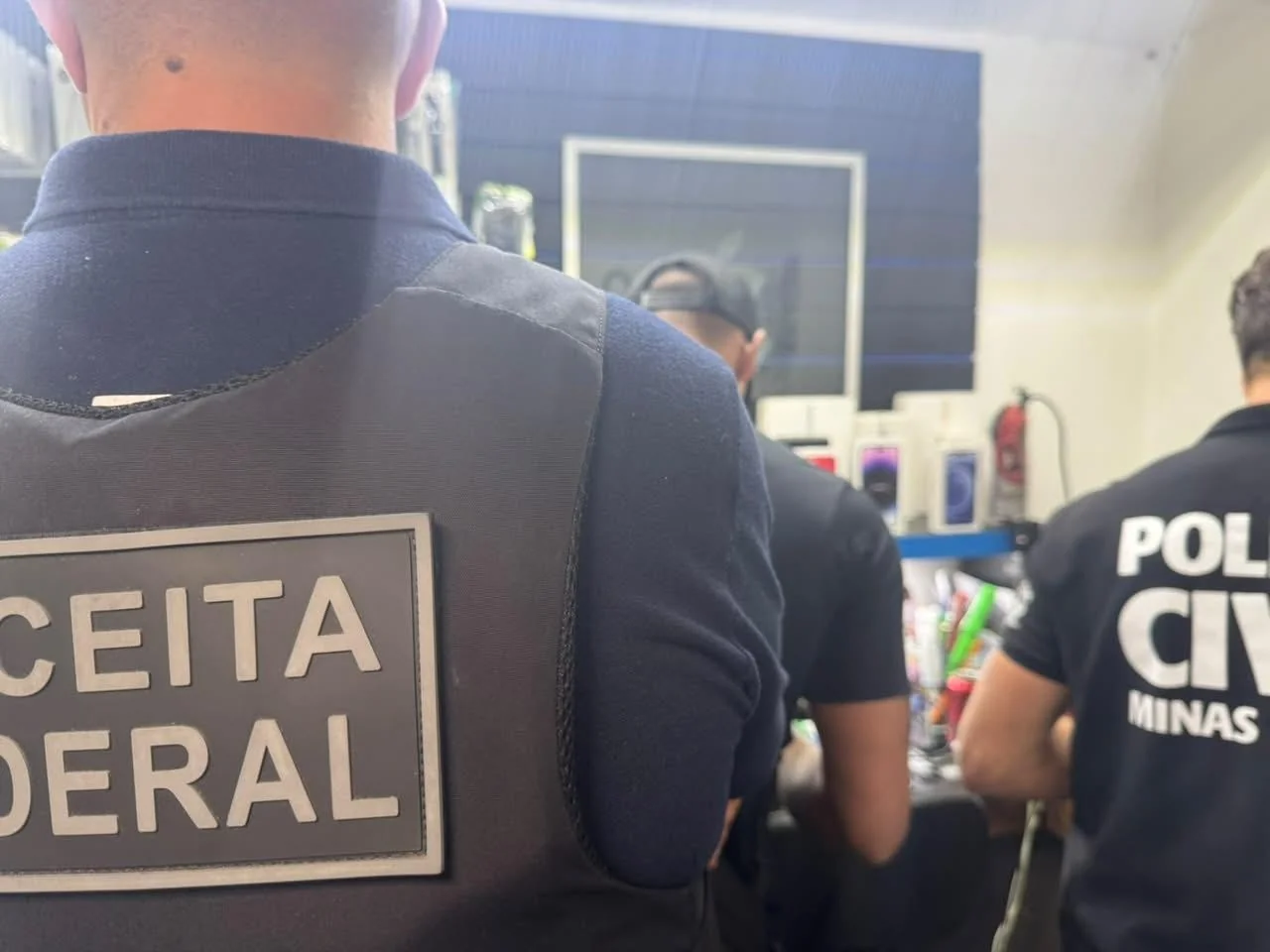 Operação da Receita Federal mira venda irregular de celulares; foco é Minas Gerais e mais sete estados