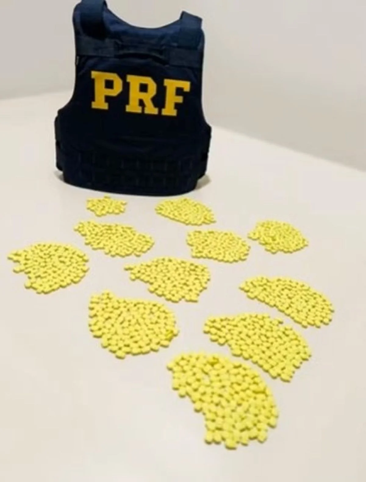 Motociclista é flagrado com 1.041 comprimidos de ecstasy na BR-040, em MG