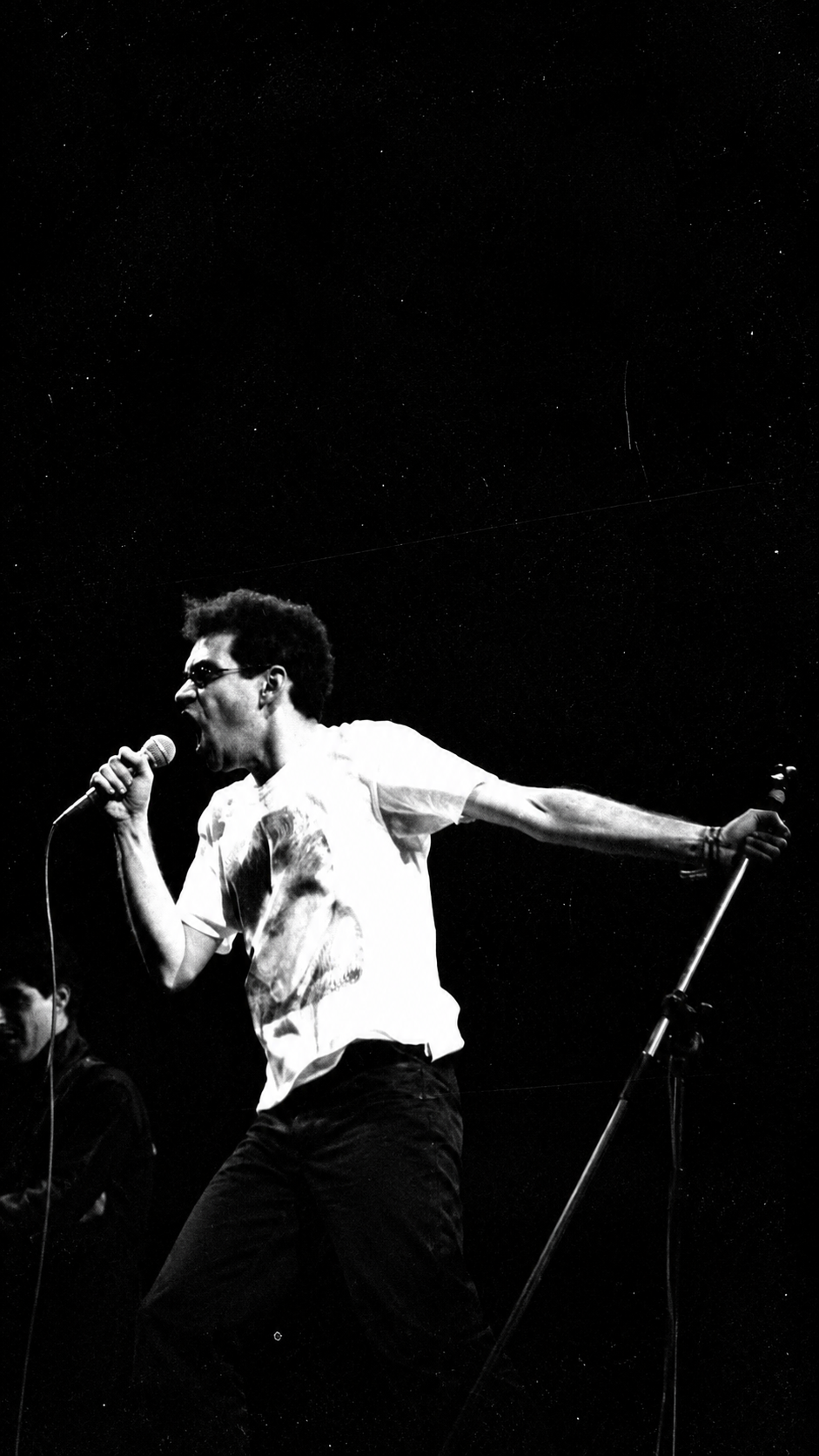 Renato Russo completa 30 anos de morte; veja as músicas mais tocadas