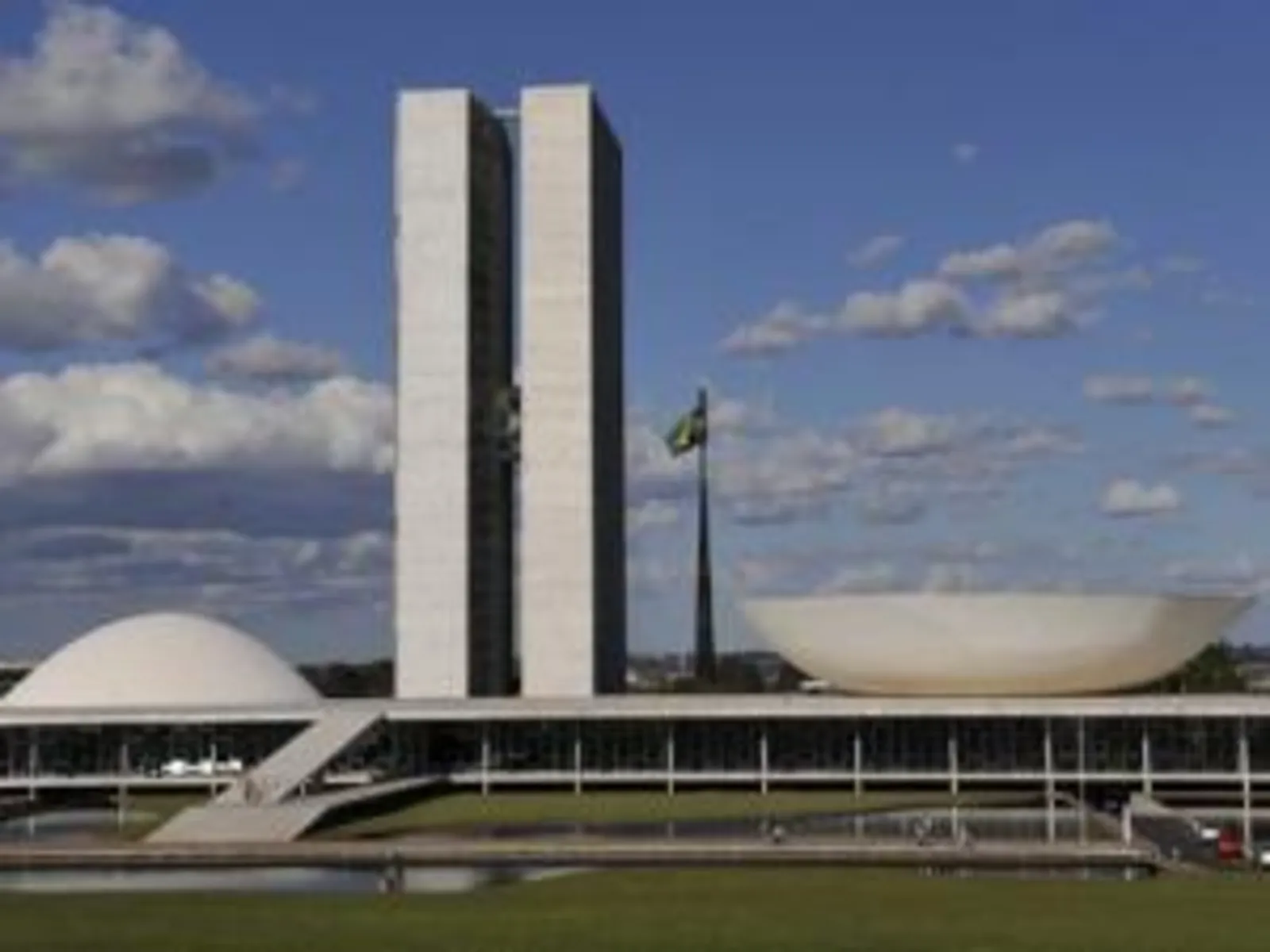 Câmara dos Deputados abre concurso com salários acima de R$ 32 mil