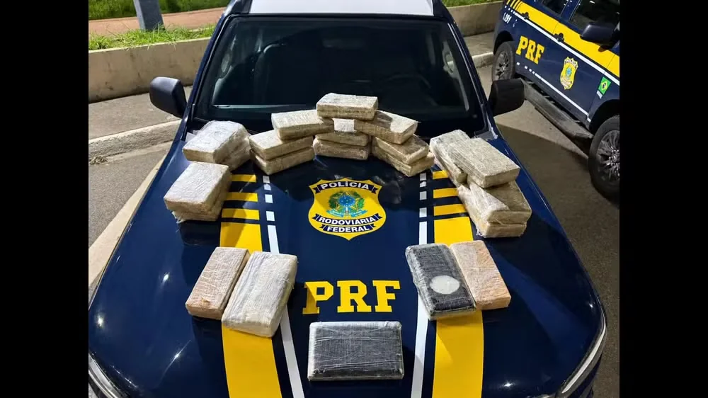 Dois homens são presos com drogas escondidas em compartimento de carro na BR-262