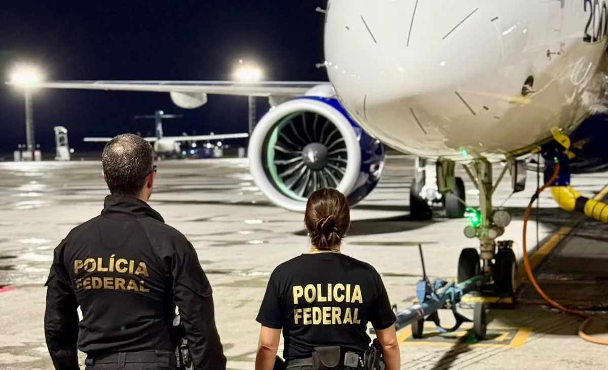 Mineiro foragido com alerta vermelho da Interpol é extraditado e preso pela Polícia Federal