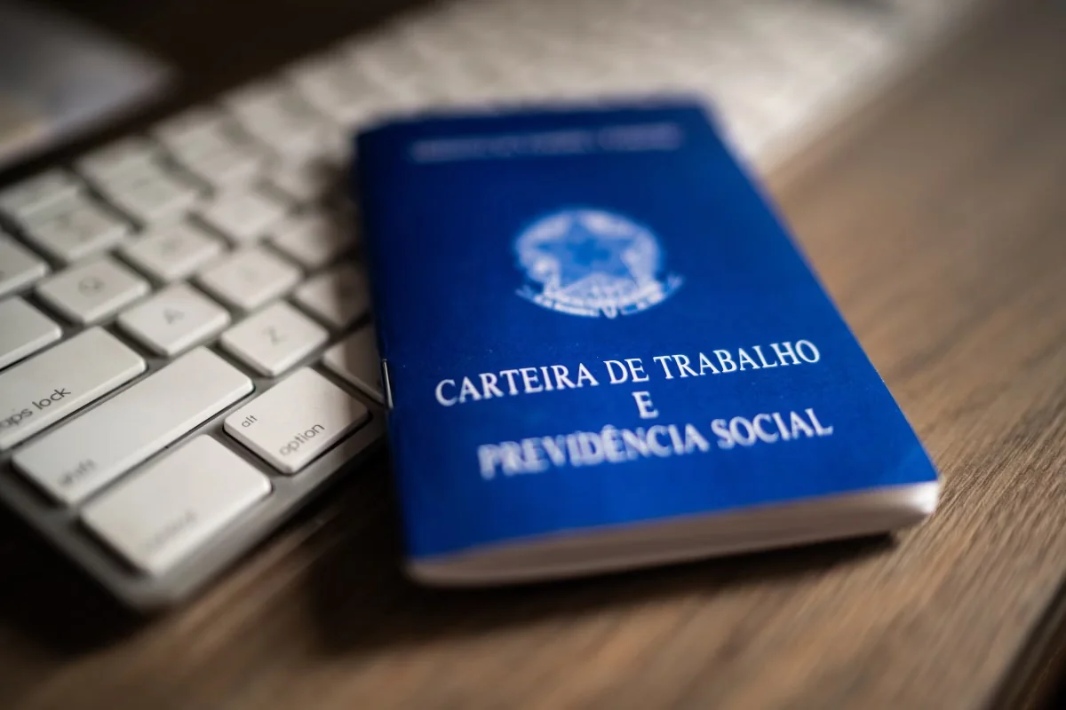Segunda parcela do 13º salário será antecipada; veja a data