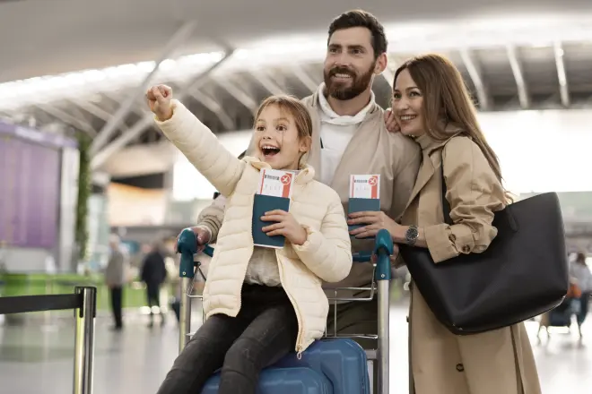 Vai viajar de avião com crianças? Veja cuidados para evitar problemas no embarque