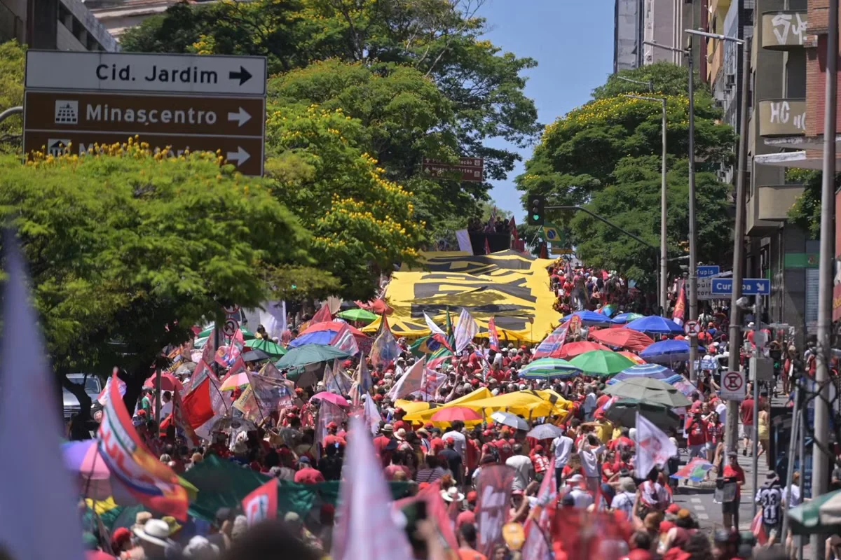 PT mobiliza movimentos sociais e sindicatos para reforçar campanha de Lula em Minas