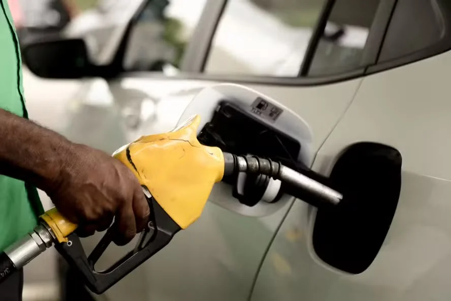 Governo Lula zera impostos federais da gasolina e anuncia R$ 5,2 bilhões em subsídios
