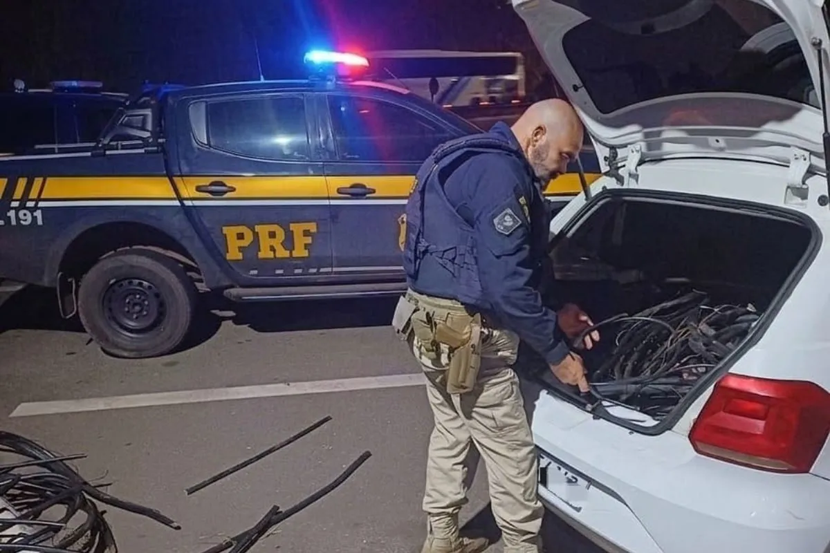 Celular ao volante e crianças sem cinto serão alvos da PRF no feriado de Aparecida