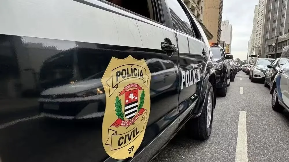 Polícia prende três suspeitos em operação contra bets ilegais e tenta bloquear R$ 154 milhões