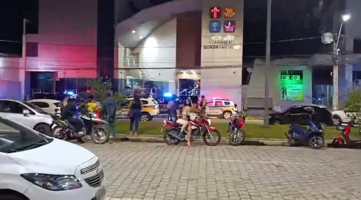 Mulher invade igreja armada em MG, afirma estar sendo perseguida e pastor pode ter sido feito refém