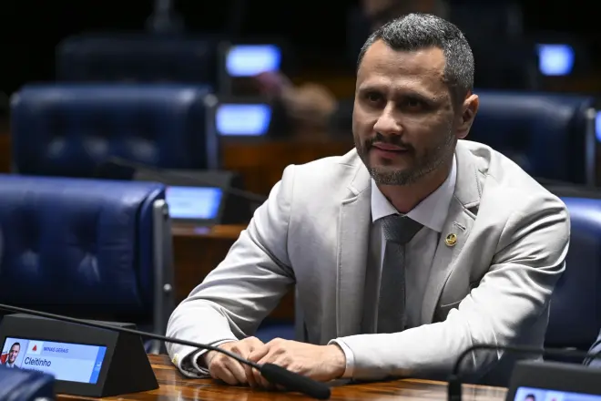 Cleitinho critica situação financeira de Minas e cobra gestão de Mateus Simões