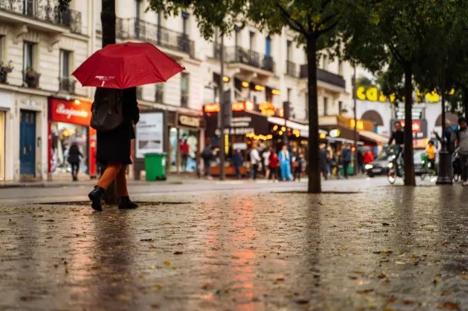 Airbnb lança seguro que paga até R$ 5,6 mil por dia de chuva nas férias